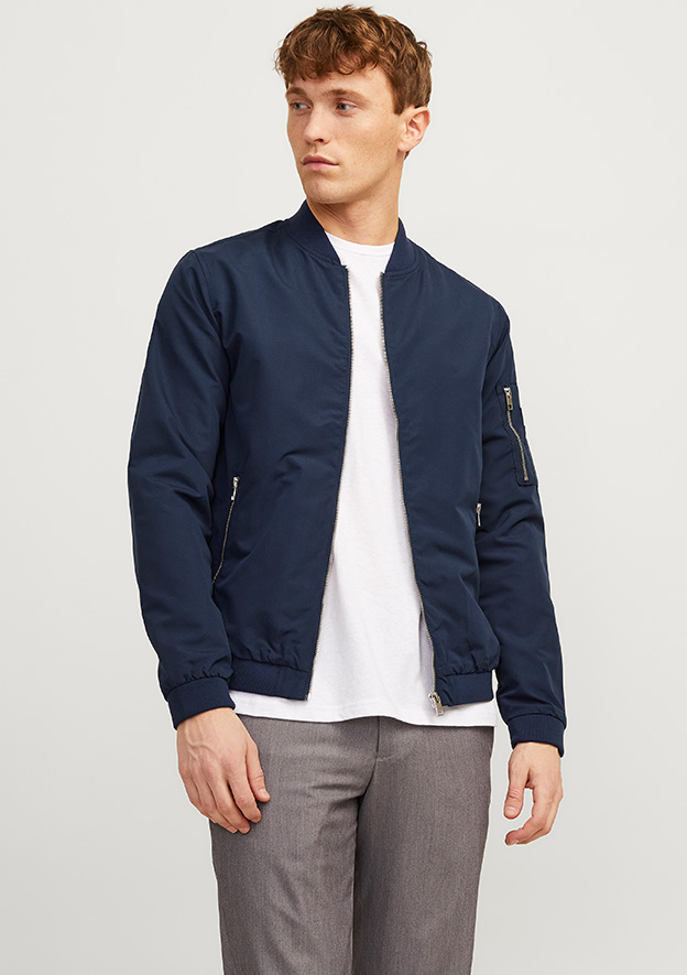 NAVY BLAZER