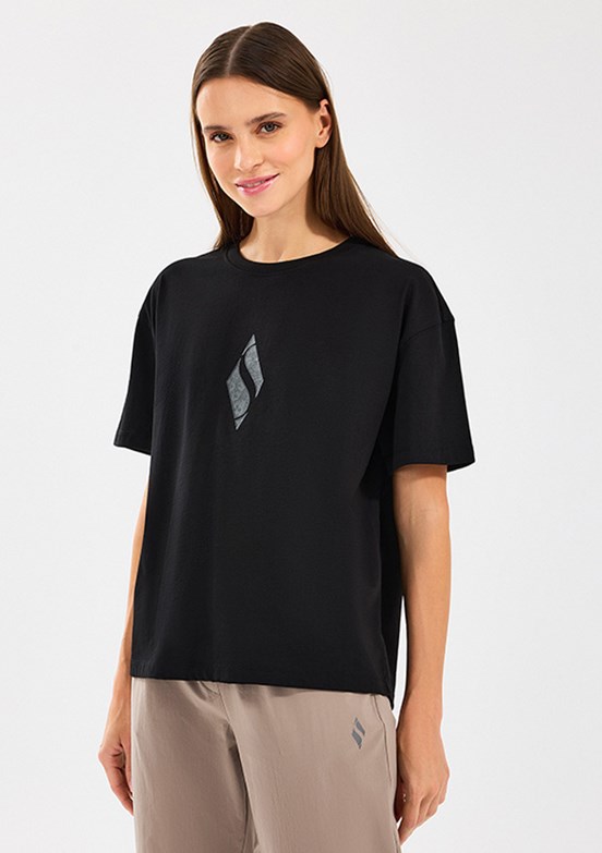 SKECHERS W Graphic Tee Loose Fit Siyah Kadın T-shirt