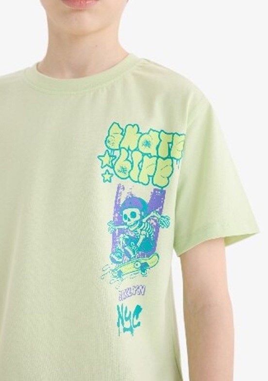 DEFACTO Yeşil Erkek Çocuk Kısa Kol T-Shirt