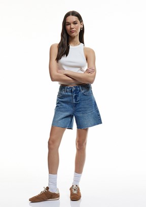 KOTON İndigo Düğmeli Cep Detaylı Mini Rahat Kalıp Kadın Denim Şort