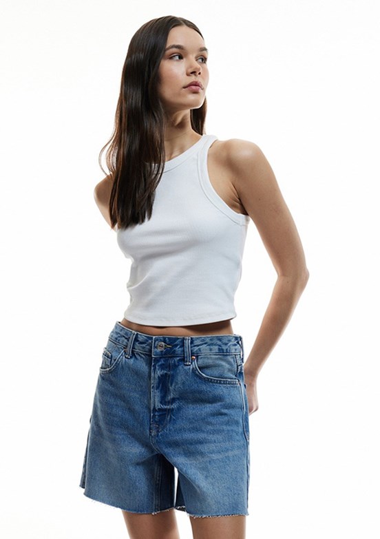 KOTON İndigo Düğmeli Cep Detaylı Mini Rahat Kalıp Kadın Denim Şort