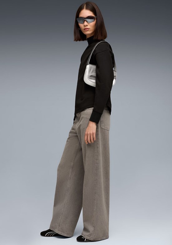 PUMA Siyah Kadın Her Relaxed Baskılı Sweatshirt