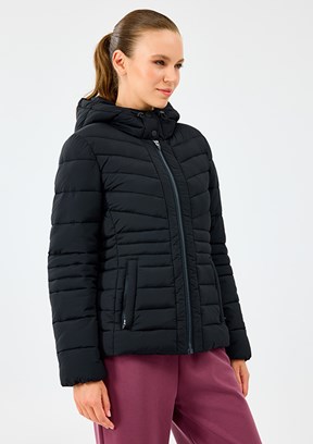 SKECHERS W Fitted Hoodie Puffer Jacket - S2520203-3817 Kadın Siyah Şişme Mont