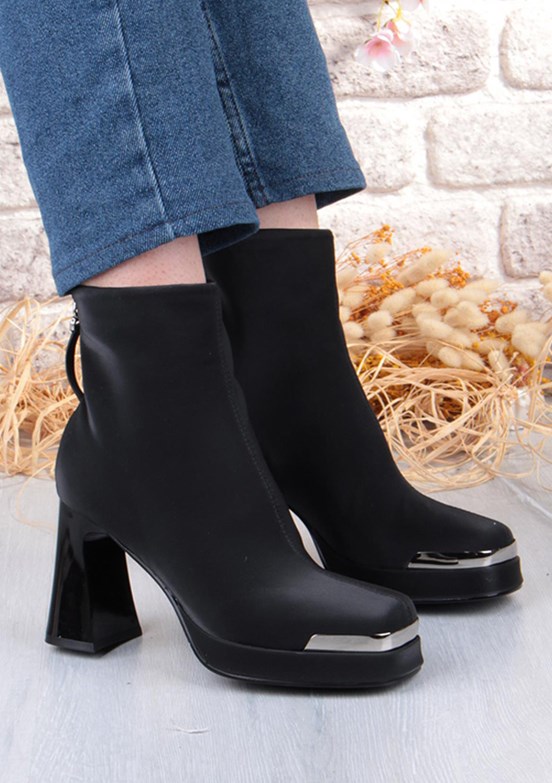 GUJA Siyah Kadın Bot