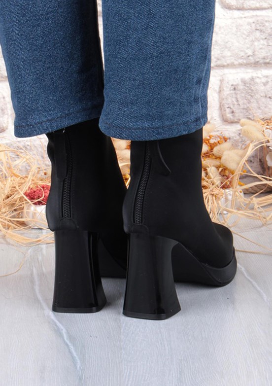 GUJA Siyah Kadın Bot