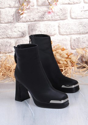GUJA Siyah Kadın Bot