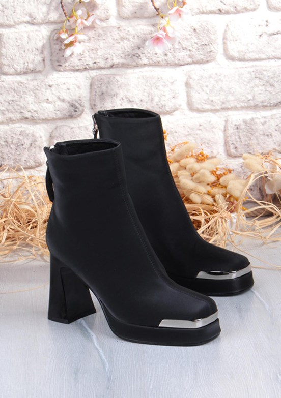 GUJA Siyah Kadın Bot