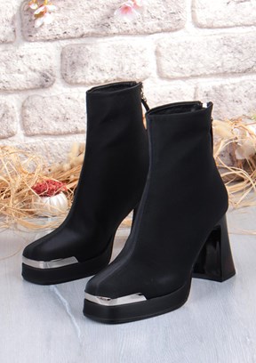 GUJA Siyah Kadın Bot