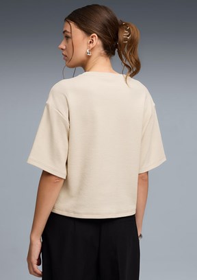PUMA ESS Elevated Beyaz Kadın Baskılı T-Shirt