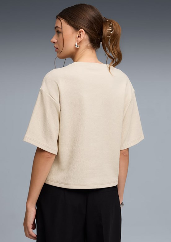 PUMA ESS Elevated Beyaz Kadın Baskılı T-Shirt