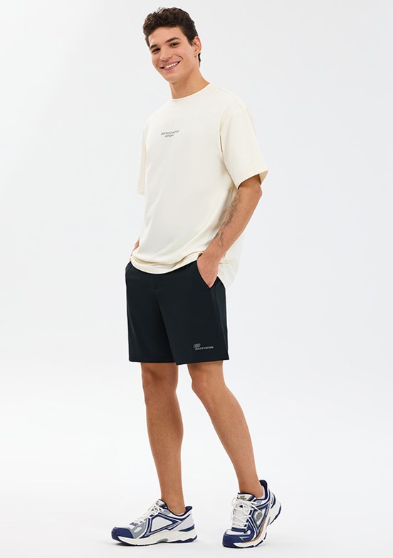 SKECHERS - S211710-3817 Erkek Siyah Baskılı Şort