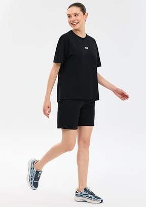 SKECHERS - S2610017-3817 Kadın Siyah Baskılı T-Shirt