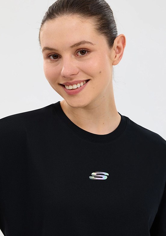 SKECHERS - S2610017-3817 Kadın Siyah Baskılı T-Shirt