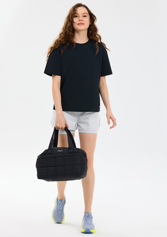 SKECHERS - S2610046-3817 Kadın Siyah Baskılı T-Shirt