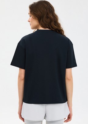 SKECHERS - S2610046-3817 Kadın Siyah Baskılı T-Shirt