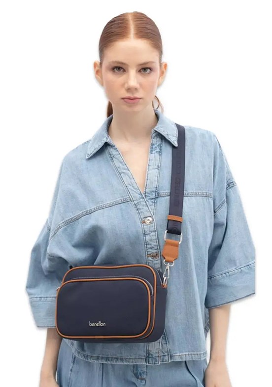 BENETTON BNT 1816 Kadın Çok Renkli Çapraz Çanta