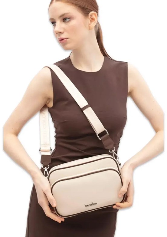 BENETTON BNT 1816 Kadın Bej-Camel Çapraz Çanta