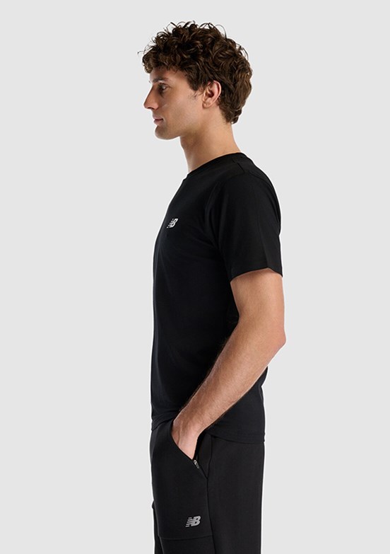 NEW BALANCE Lifestyle - MNT1537-BK Erkek Siyah Baskılı T-Shirt