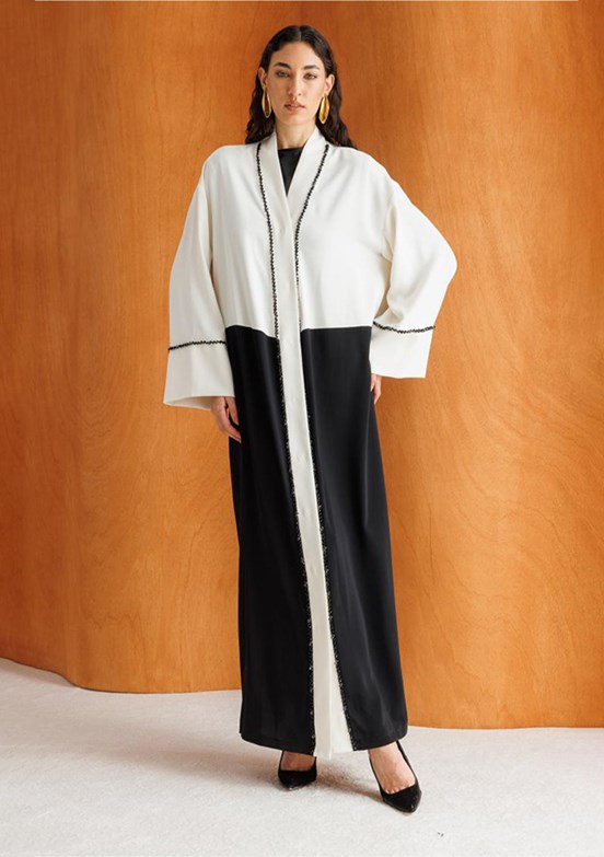 MİZALLE - M2MZ1030100130 Kadın Siyah/Beyaz Boncuk Nakışlı Monokrom Abaya Elbise